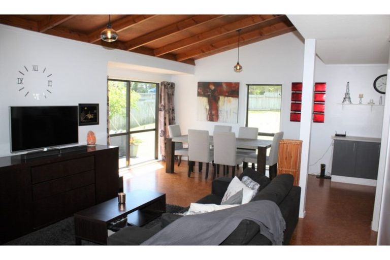 Photo of property in 17 Great North Road, Te Kamo, Whangarei, 0112