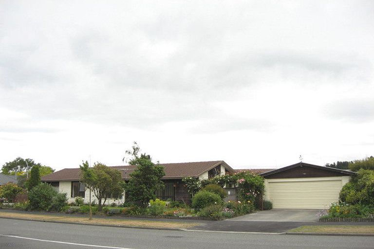 Photo of property in 257 Queenspark Drive, Parklands, Christchurch, 8083