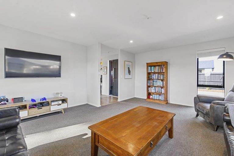 Photo of property in 22 Minerva Crescent, Woodend, 7610