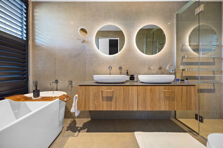 Photo of property in 17 Falconer Rise, Jacks Point, Queenstown, 9371