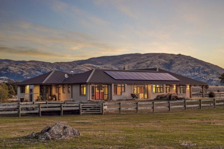 Photo of property in 182 Stevenson Road, Wanaka, 9382
