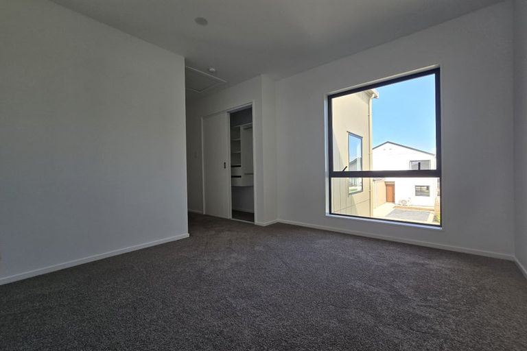 Photo of property in 19 Karaka Village Parade, Karaka, 2580