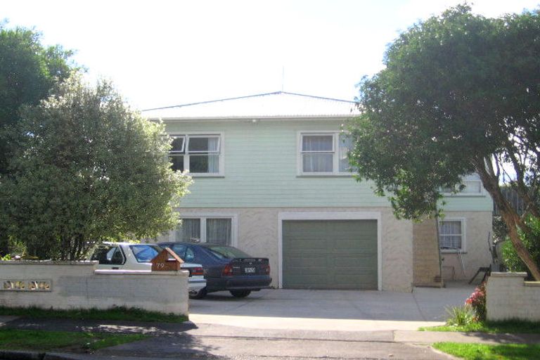 Photo of property in 79 Waimumu Road, Massey, Auckland, 0614