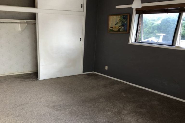 Photo of property in 1 Fayette Place, Te Atatu South, Auckland, 0610