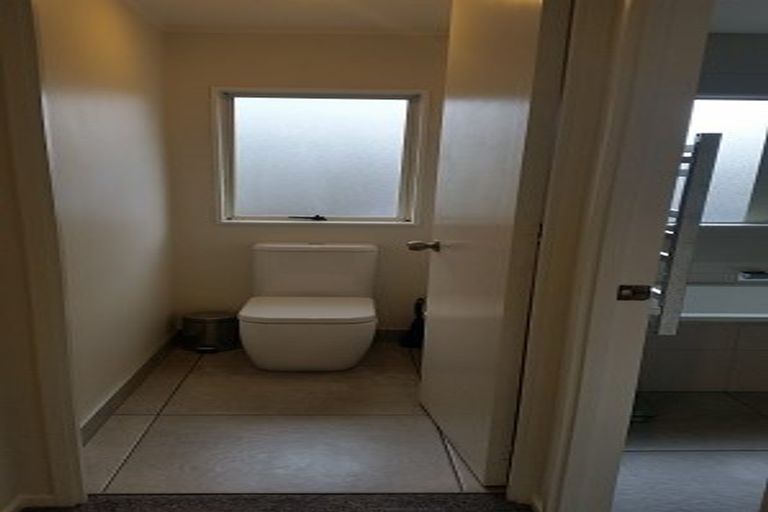 Photo of property in 38 Burswood Drive, Burswood, Auckland, 2013