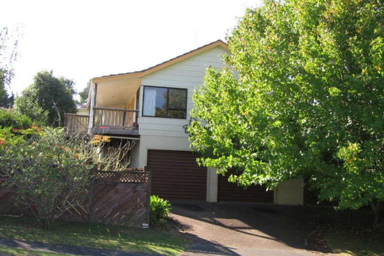 Photo of property in 15 Topliss Drive, Northcross, Auckland, 0632
