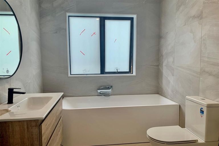 Photo of property in 16 Holcroft Street, Papakura, 2110