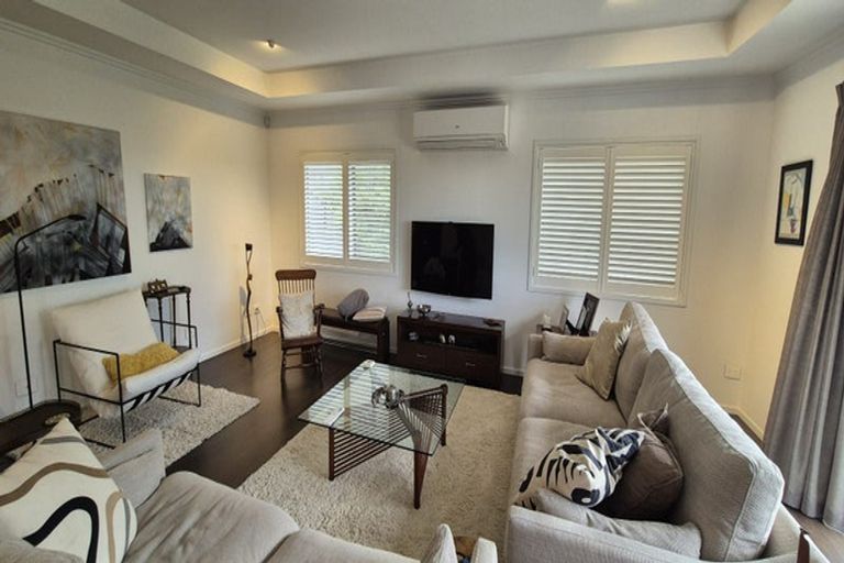 Photo of property in 3 Viridian Lane, Greenhithe, Auckland, 0632