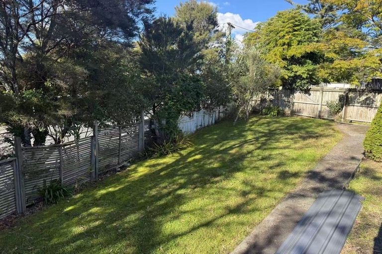 Photo of property in 1/76 Kaurilands Road, Titirangi, Auckland, 0604