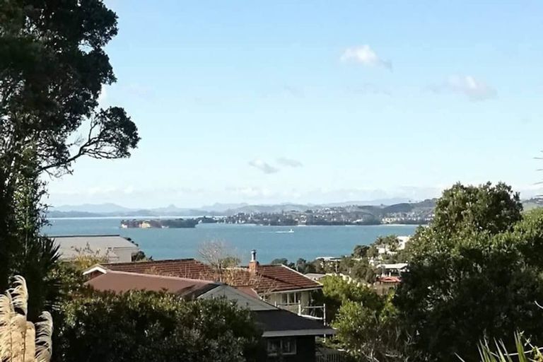 Photo of property in 153 Bleakhouse Road, Mellons Bay, Auckland, 2014