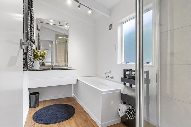 Photo of property in 17a Arawata Terrace, Fernhill, Queenstown, 9300