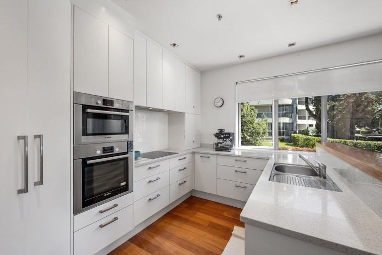 Photo of property in 1/7 The Promenade, Takapuna, Auckland, 0622