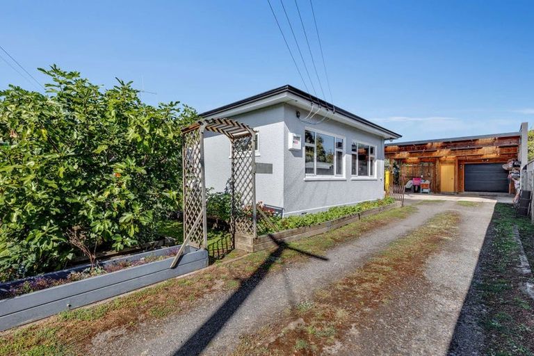 Photo of property in 10 William Street, Marton, 4710