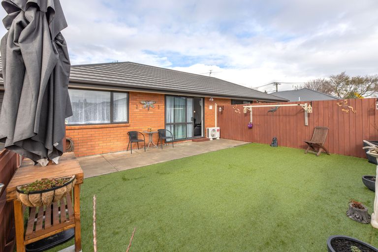 Photo of property in 24f Wainoni Road, Wainoni, Christchurch, 8061