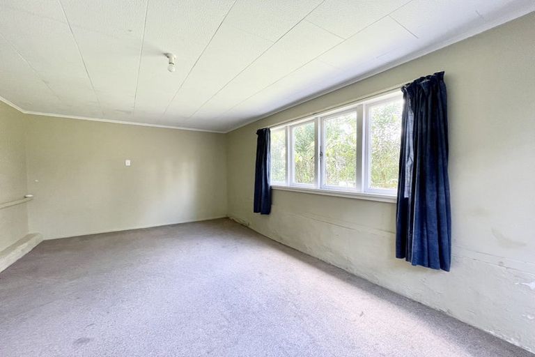 Photo of property in 47 Pomaria Road, Henderson, Auckland, 0610