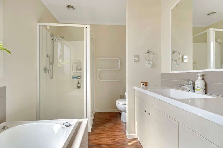 Photo of property in 4 Tarapatiki Drive, Whitianga, 3510