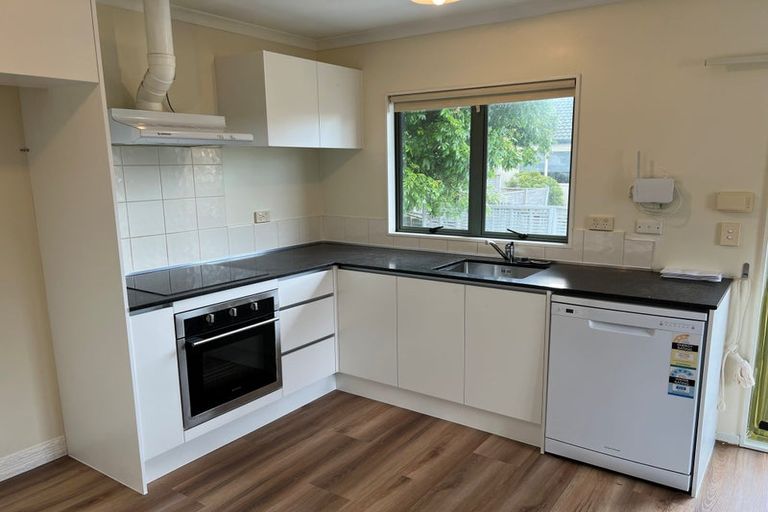 Photo of property in 43 Landvale Court, Browns Bay, Auckland, 0630