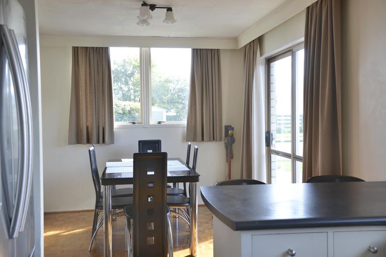 Photo of property in 1 Deller Drive, Carterton, 5713