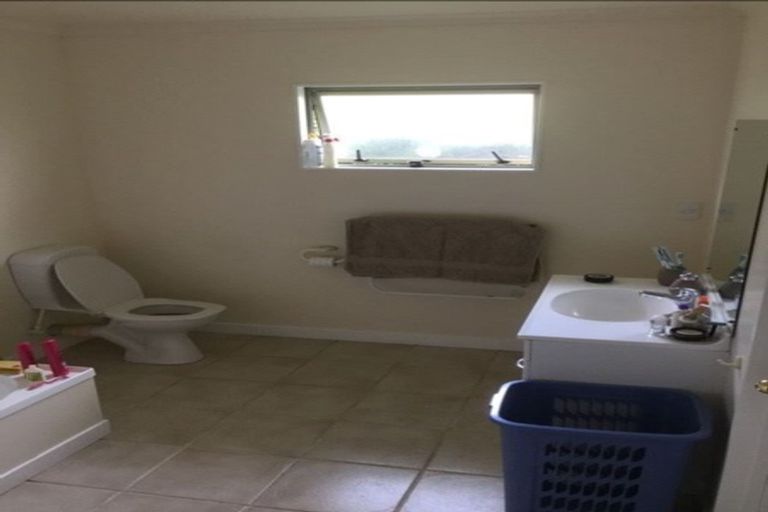 Photo of property in 31a Flanshaw Road, Te Atatu South, Auckland, 0610