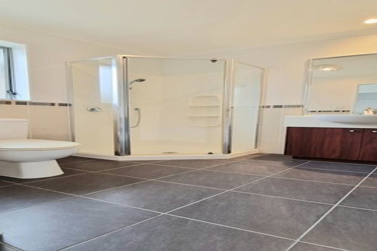 Photo of property in 23 Cambrian Crescent, Flat Bush, Auckland, 2016