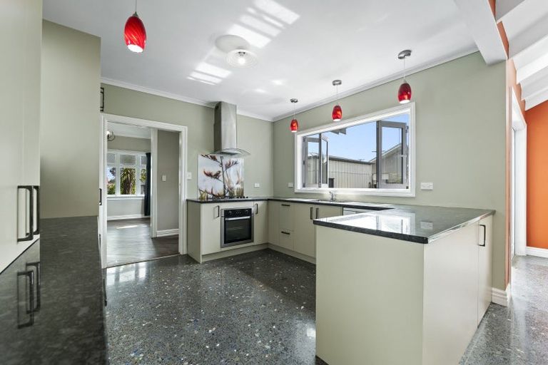 Photo of property in 263 Carrington Street, Vogeltown, New Plymouth, 4310