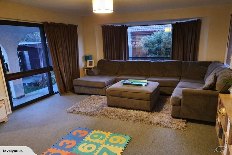 Photo of property in 2/12 Camrose Place, Ilam, Christchurch, 8041