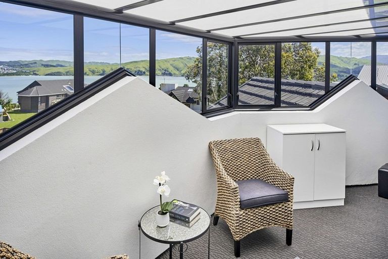 Photo of property in 22 The Crowsnest, Whitby, Porirua, 5024