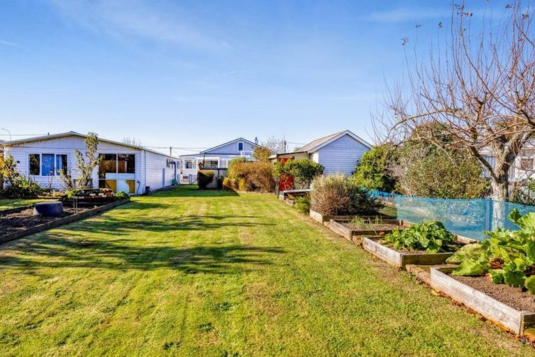 Photo of property in 37 Dixon Avenue, Hawera, 4610