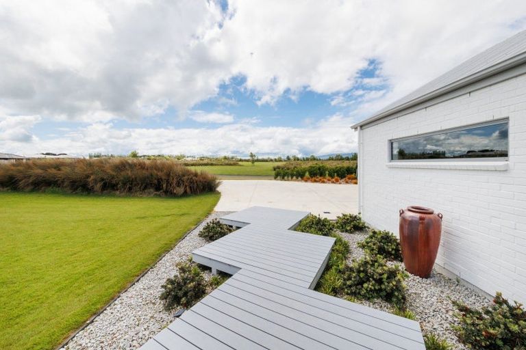 Photo of property in 12 Colquhoun Way, Kelvin Grove, Palmerston North, 4470