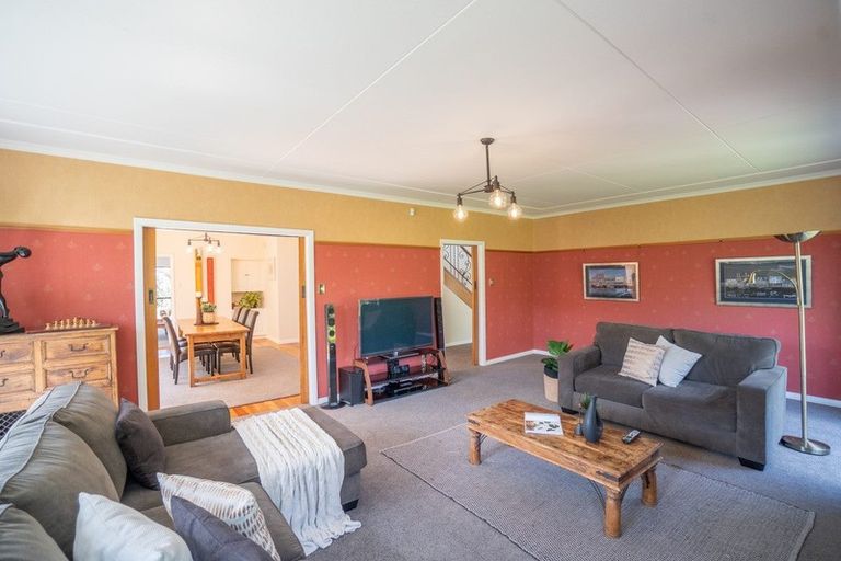 Photo of property in 24 Fraser Court, Roslyn, Palmerston North, 4414