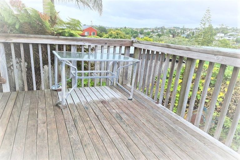 Photo of property in 1/24 Wylie Avenue, Sunnynook, Auckland, 0620