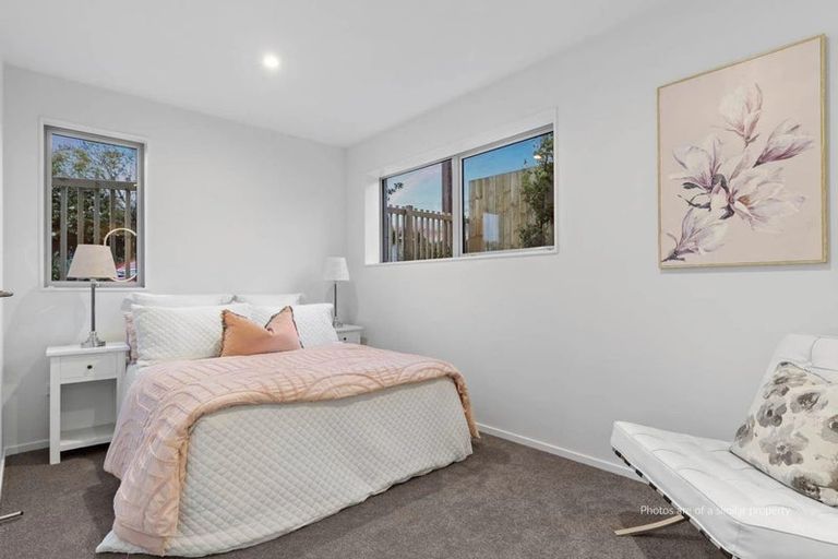 Photo of property in 26d Trojan Crescent, New Lynn, Auckland, 0600