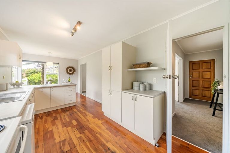 Photo of property in 34 Whirinaki Crescent, Heretaunga, Upper Hutt, 5018