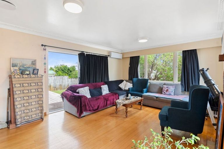 Photo of property in 20 Stokes Avenue, Te Atatu Peninsula, Auckland, 0610