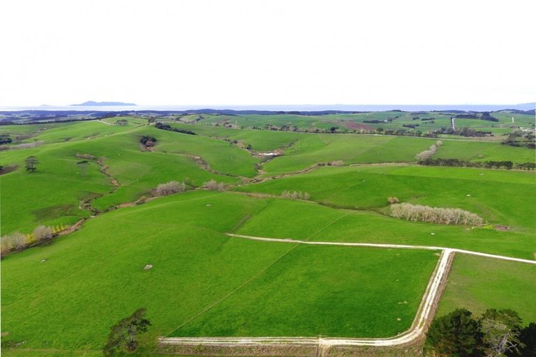 Photo of property in 159 School Road, Te Arai, Wellsford, 0974