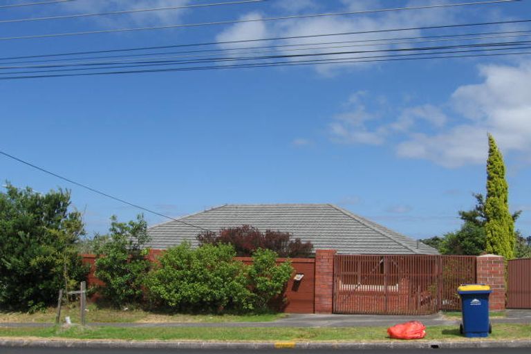 Photo of property in 1/235 Eskdale Road, Birkenhead, Auckland, 0626