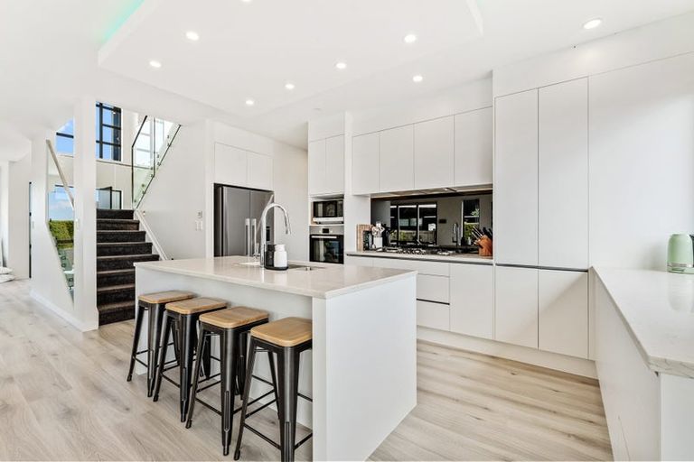 Photo of property in 36 Resolution Drive, Gulf Harbour, Whangaparaoa, 0930