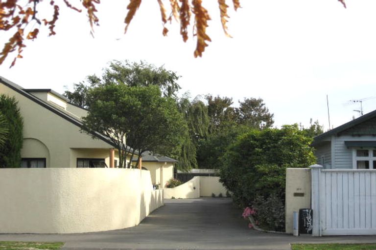 Photo of property in 2/127 Clyde Road, Ilam, Christchurch, 8041