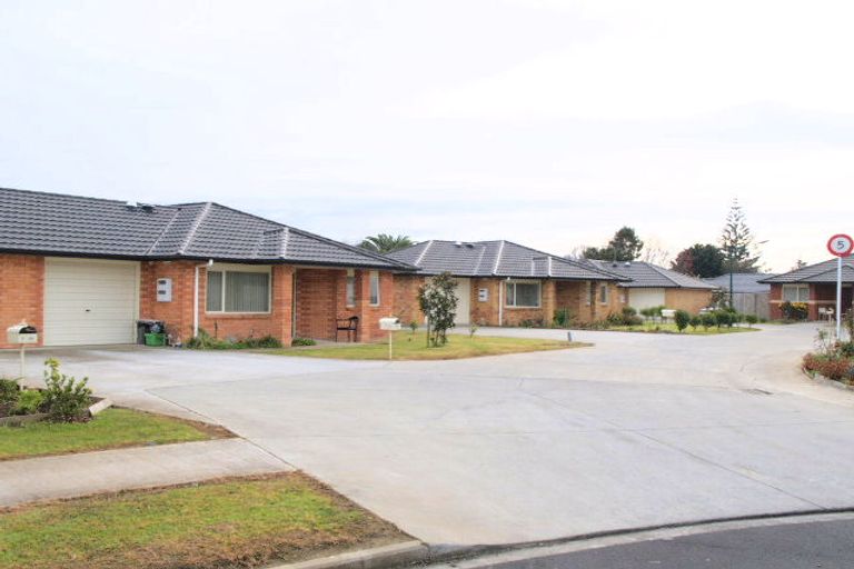 Photo of property in 1/25 Growers Lane, Mangere East, Auckland, 2024