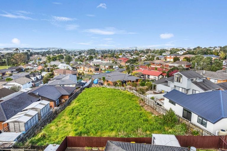 Photo of property in 10 Fernbird Place, Massey, Auckland, 0614