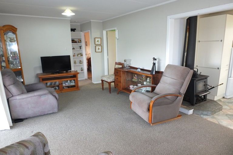 Photo of property in 27 Hennessy Street East, Foxton Beach, Foxton, 4815