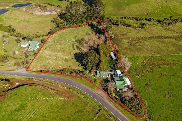 Photo of property in 194 Newall Road, Newall, New Plymouth, 4381