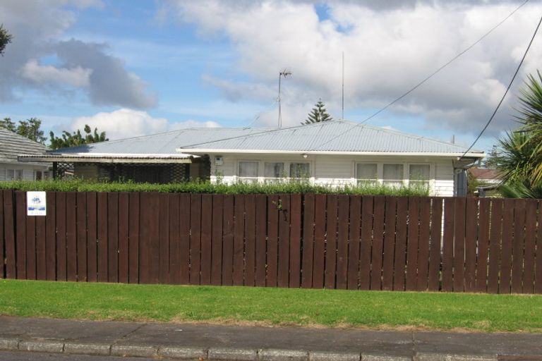 Photo of property in 7 Enderby Drive, Te Atatu Peninsula, Auckland, 0610