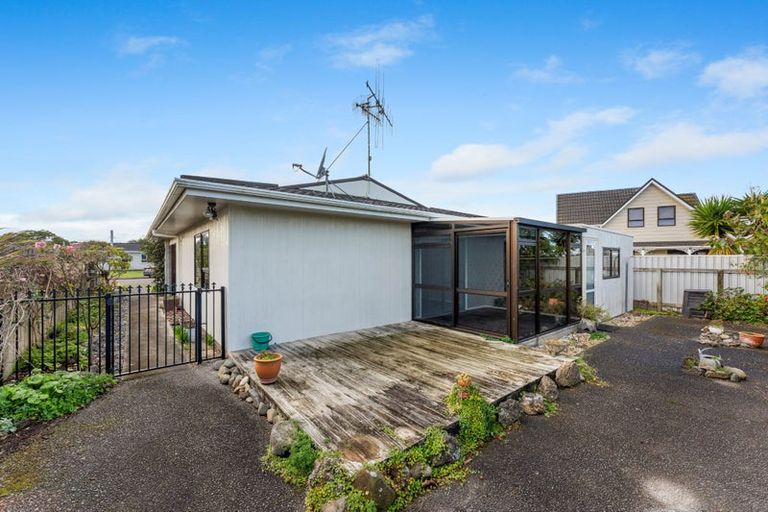 Photo of property in 16 Warwick Place, Springvale, Whanganui, 4501