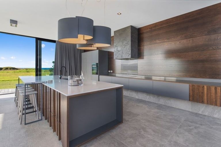 Photo of property in 51 Kewai Street, Omaha, 0986