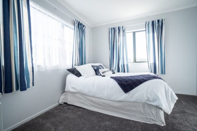 Photo of property in 15 Charles Cross Street, Longburn, Palmerston North, 4412