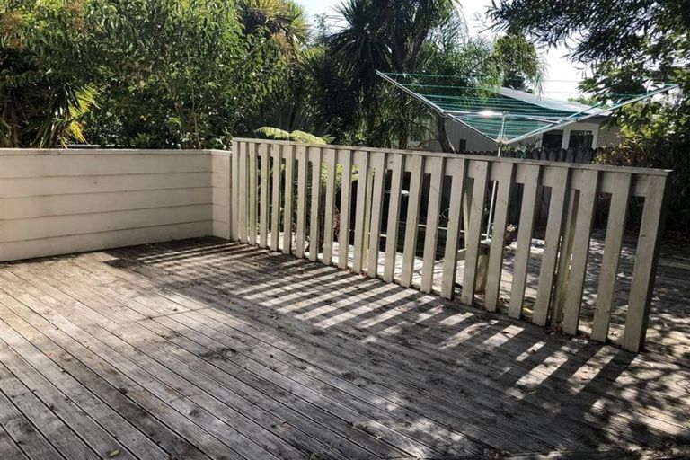 Photo of property in 24 Korotaha Terrace, Rothesay Bay, Auckland, 0630