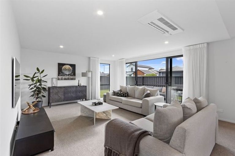 Photo of property in 215 Cavendish Road, Casebrook, Christchurch, 8051