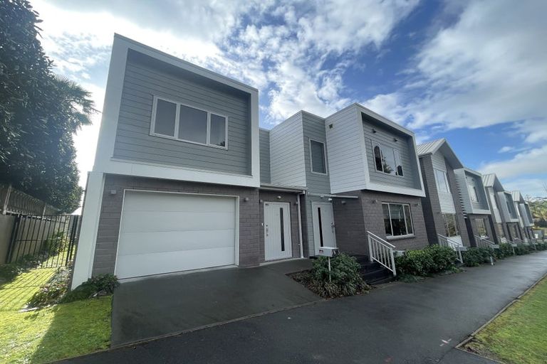 Photo of property in 1/19 Ruakiwi Road, Hamilton Lake, Hamilton, 3204