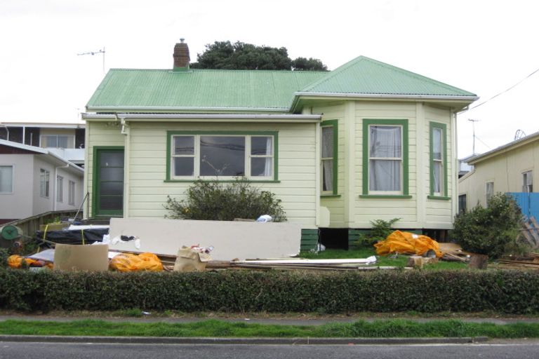 Photo of property in 85 Hine Street, New Plymouth, 4310